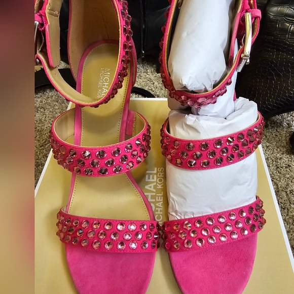 Michael kors amal stud leather sandal  dragonfruit nwt size 8.5 - Picture 2 of 6